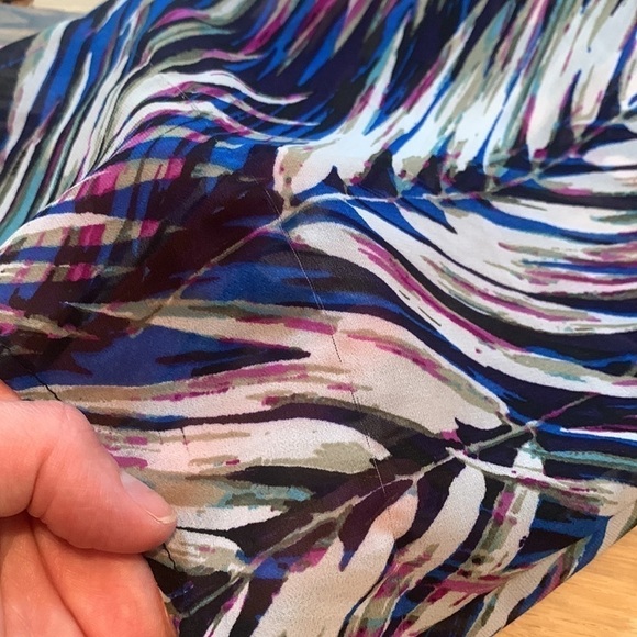 BANANA Republic 3/4 Bell Sleeve Semi Sheer Leaf Pattern Tunic Blouse Women’s XS - Picture 15 of 16